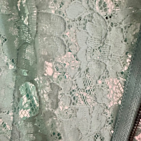 BCBG Teal Lace Peplum Top Size S - Picture 6 of 7